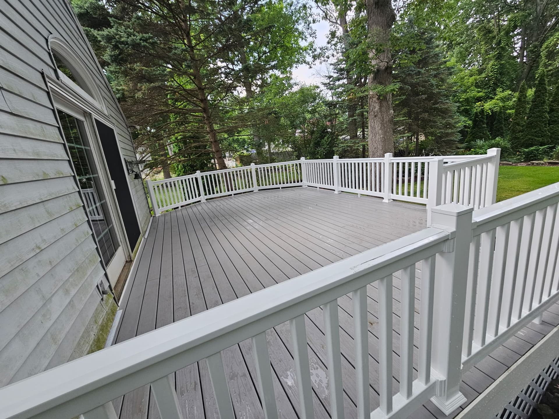 Backyard Deck Reskin - Solid and Stylish