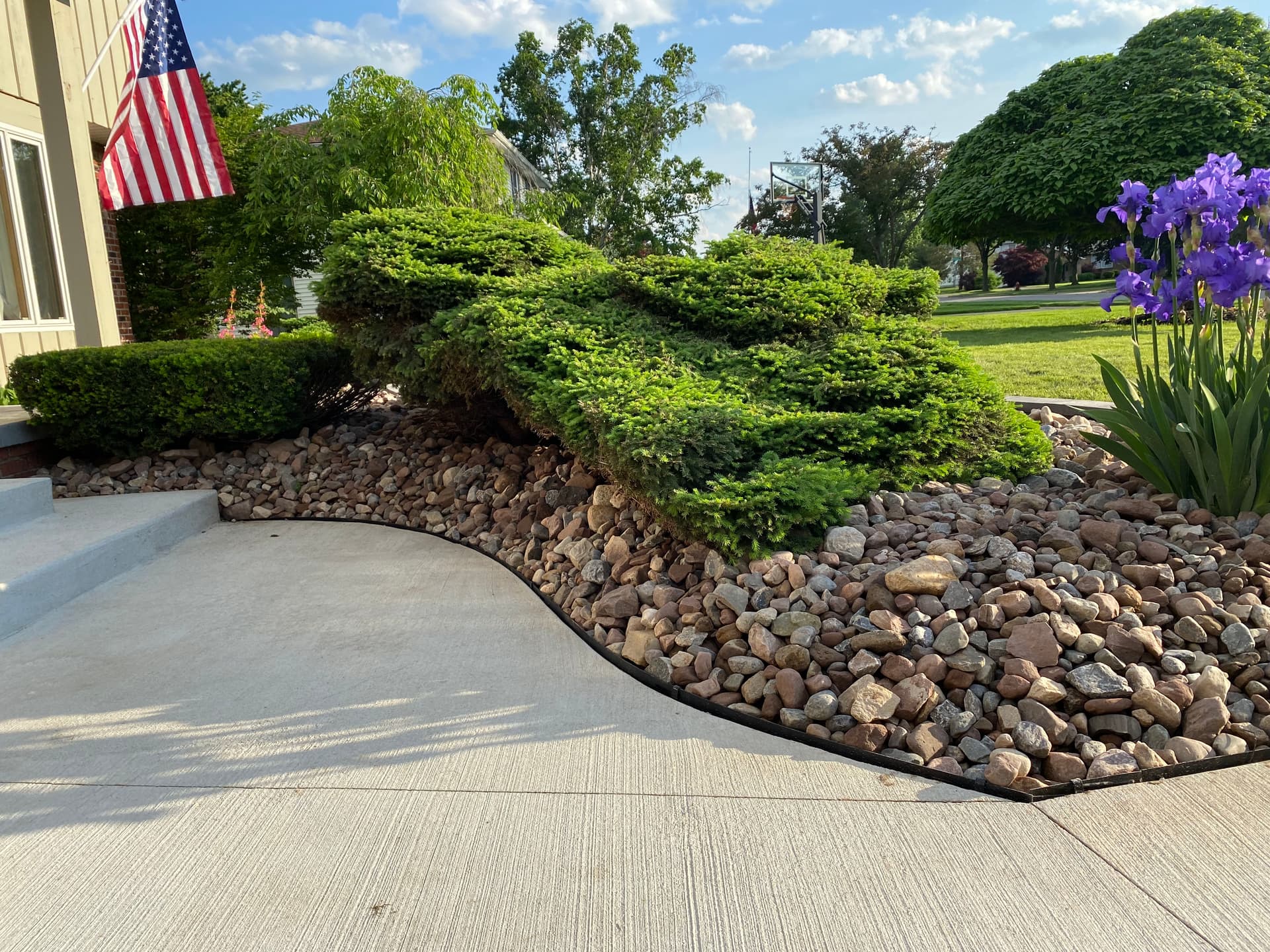 Gallery photos for Elegant Lawn Upgrade with Stone Beds and Mulch Edging: Image #6