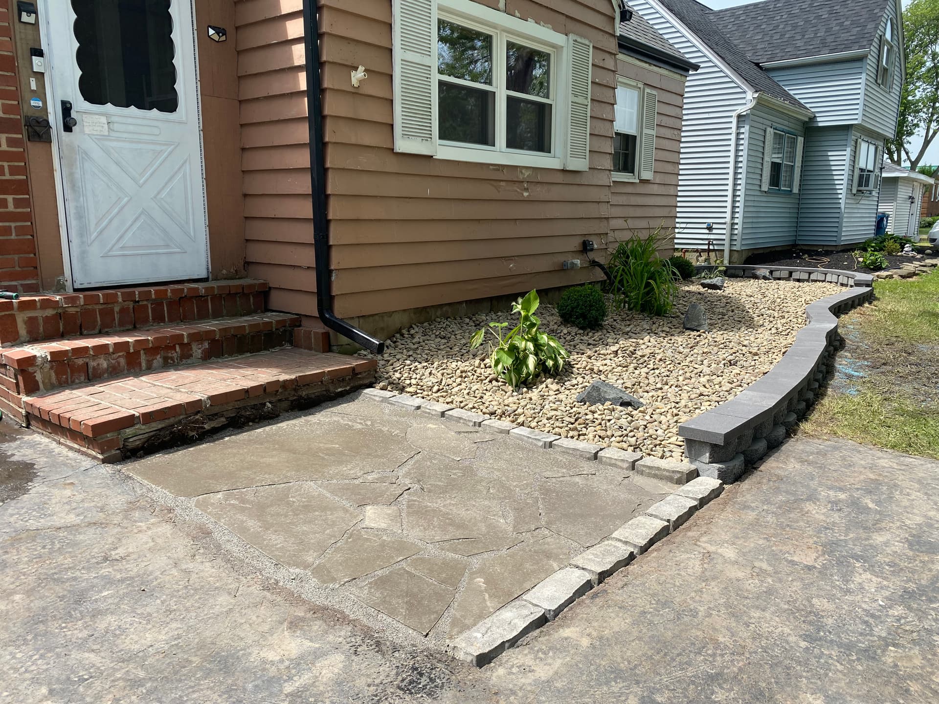 Gallery photos for Stylish Front Yard Renovation in Grand Island: Image #8
