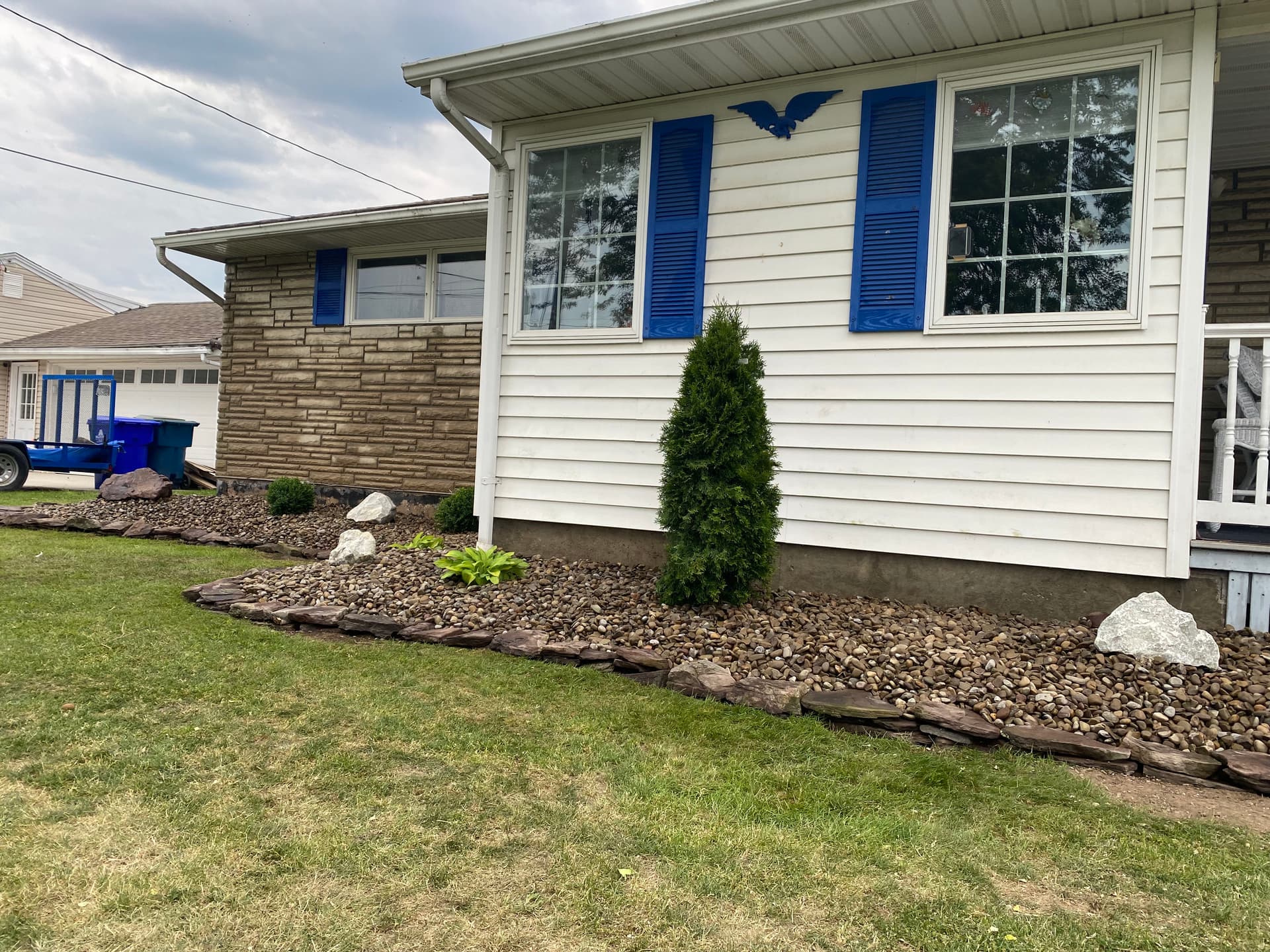 Gallery photos for Enhancing Curb Appeal with Easy-Care Stone Beds: Image #5