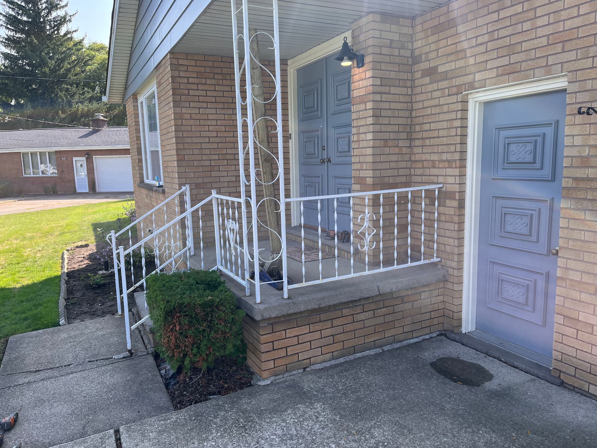 Vinyl Railings Redo in Niagara Falls