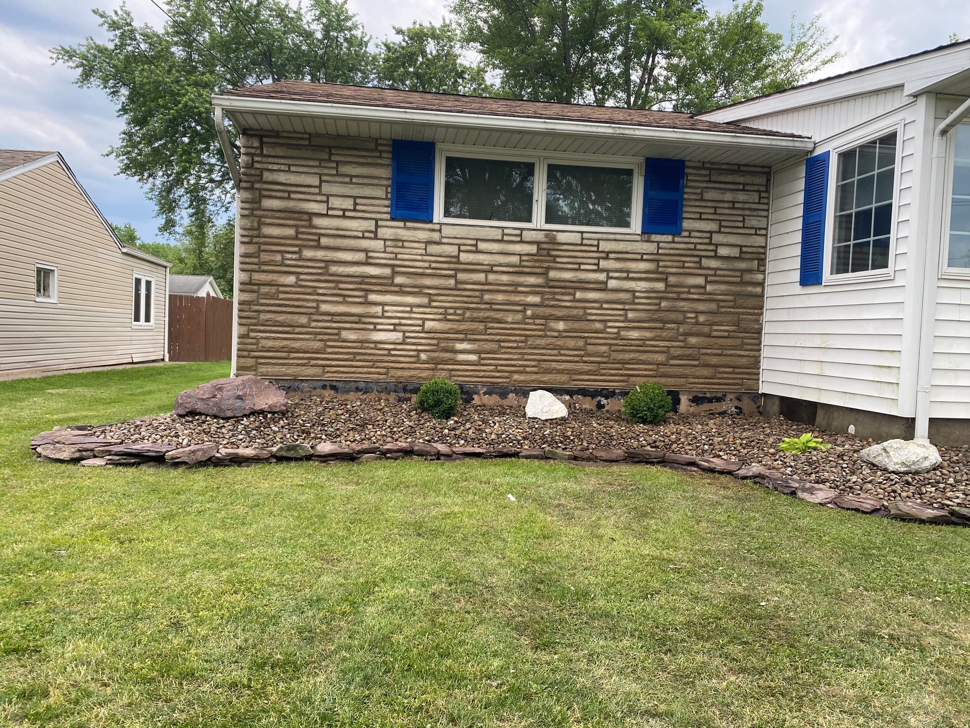 Gallery photos for Enhancing Curb Appeal with Easy-Care Stone Beds: Image #8