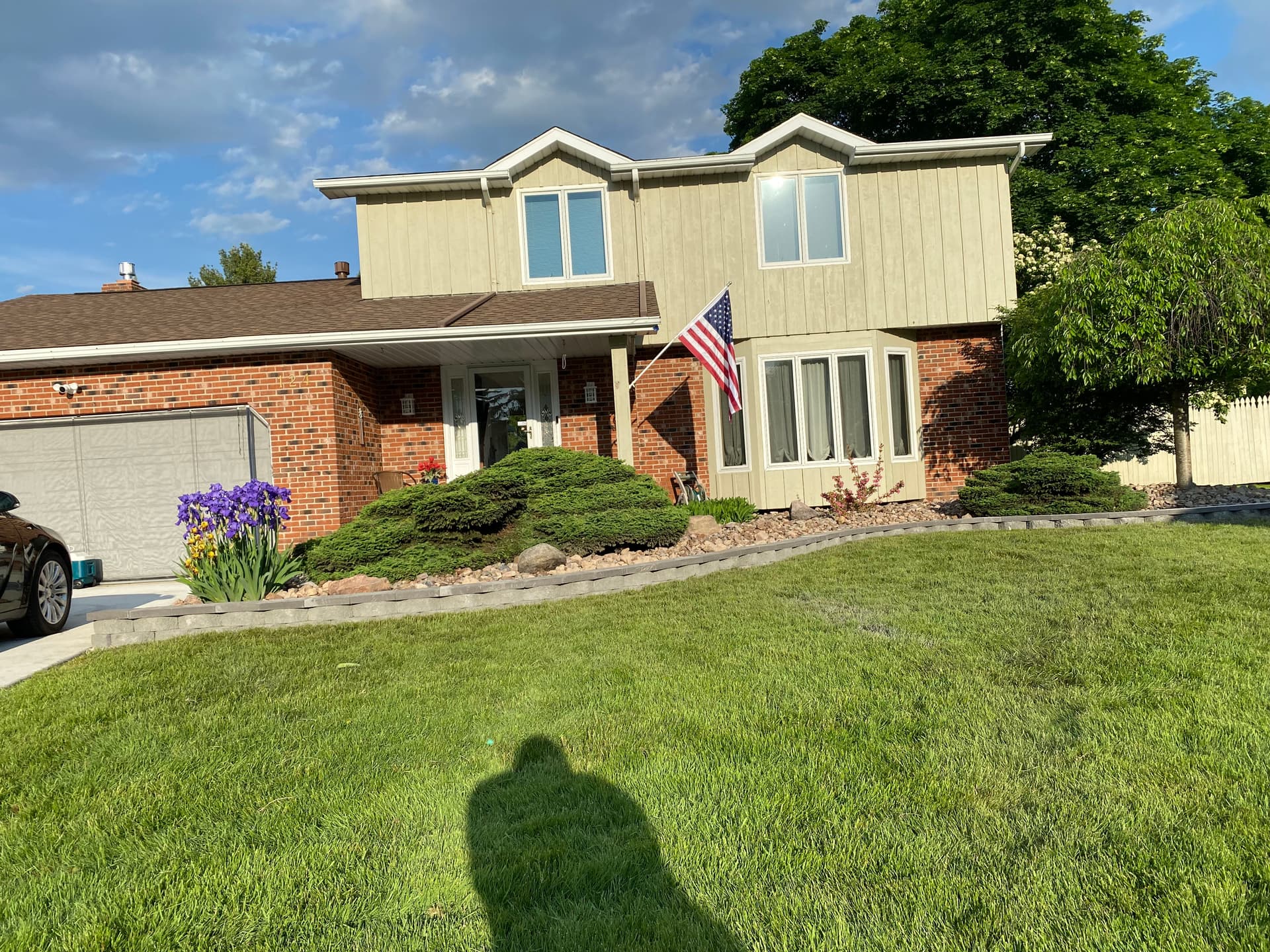 Gallery photos for Elegant Lawn Upgrade with Stone Beds and Mulch Edging: Image #7