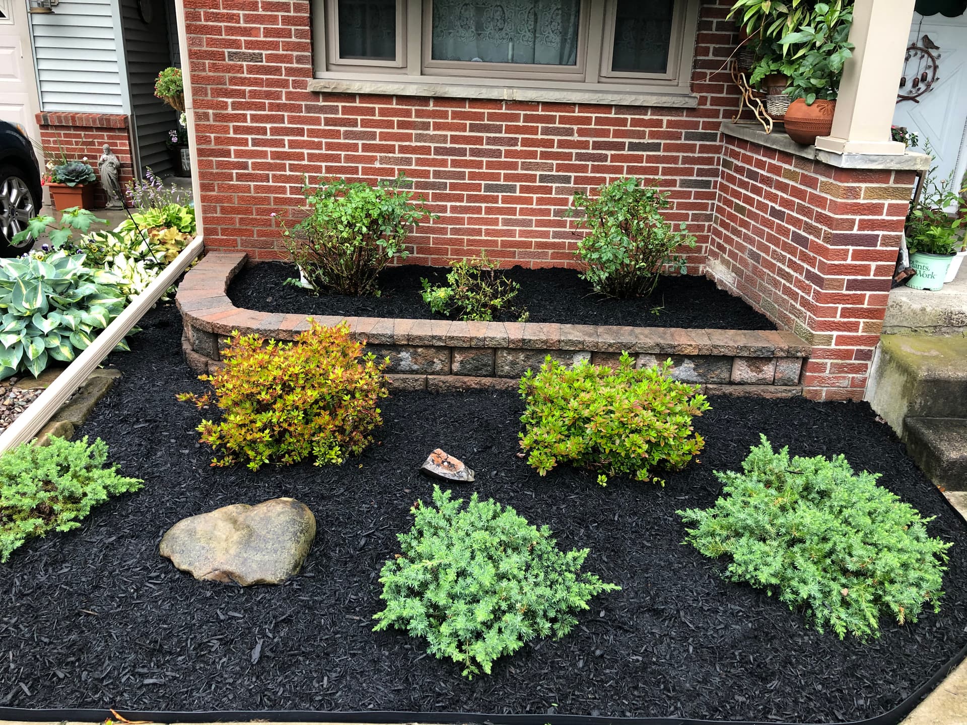 Gallery photos for Transform Your Yard with Precise Mulching and Edging: Image #5