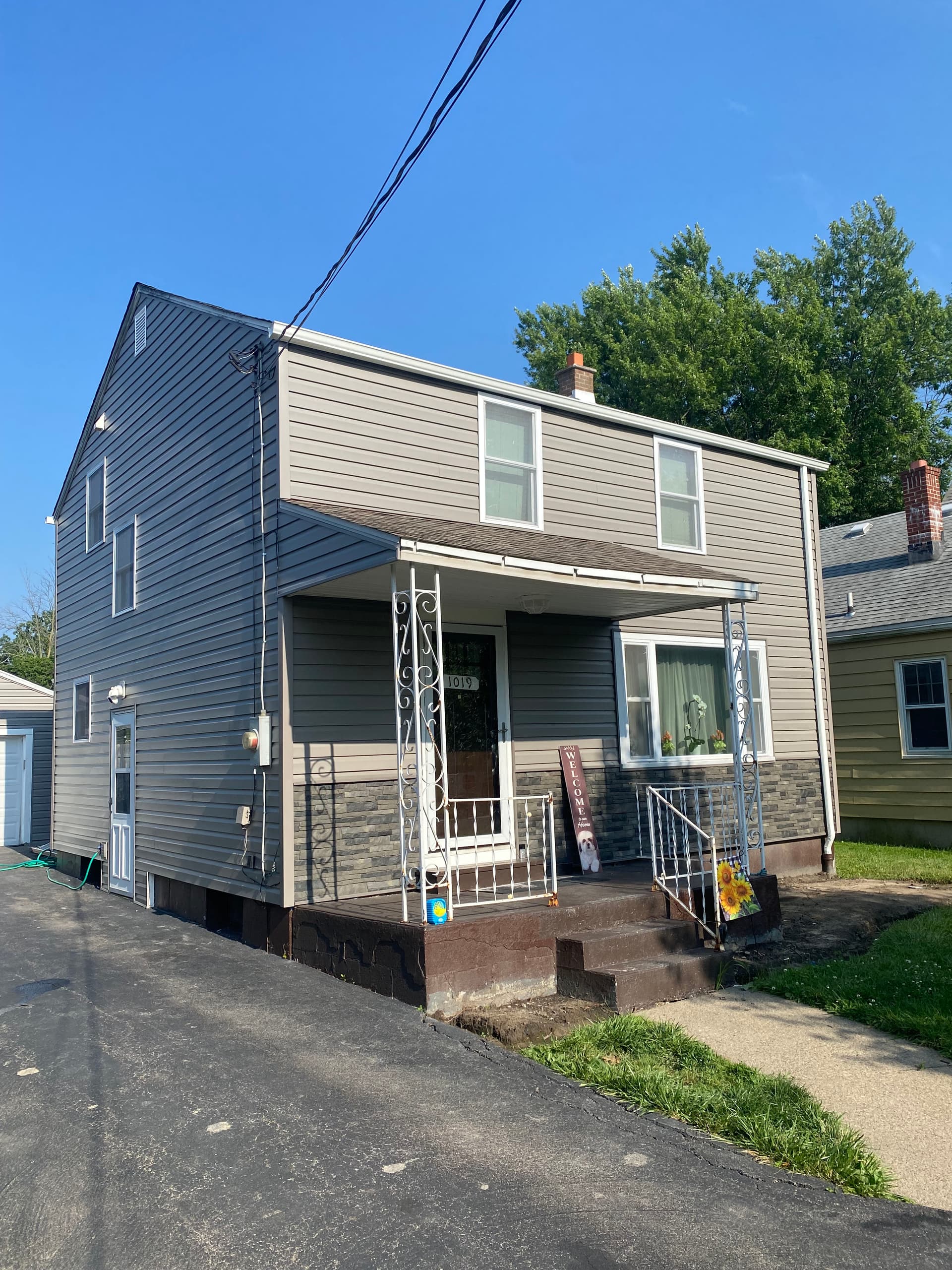 Gallery photos for Home Makeover with New Siding and Landscaping: Image #6