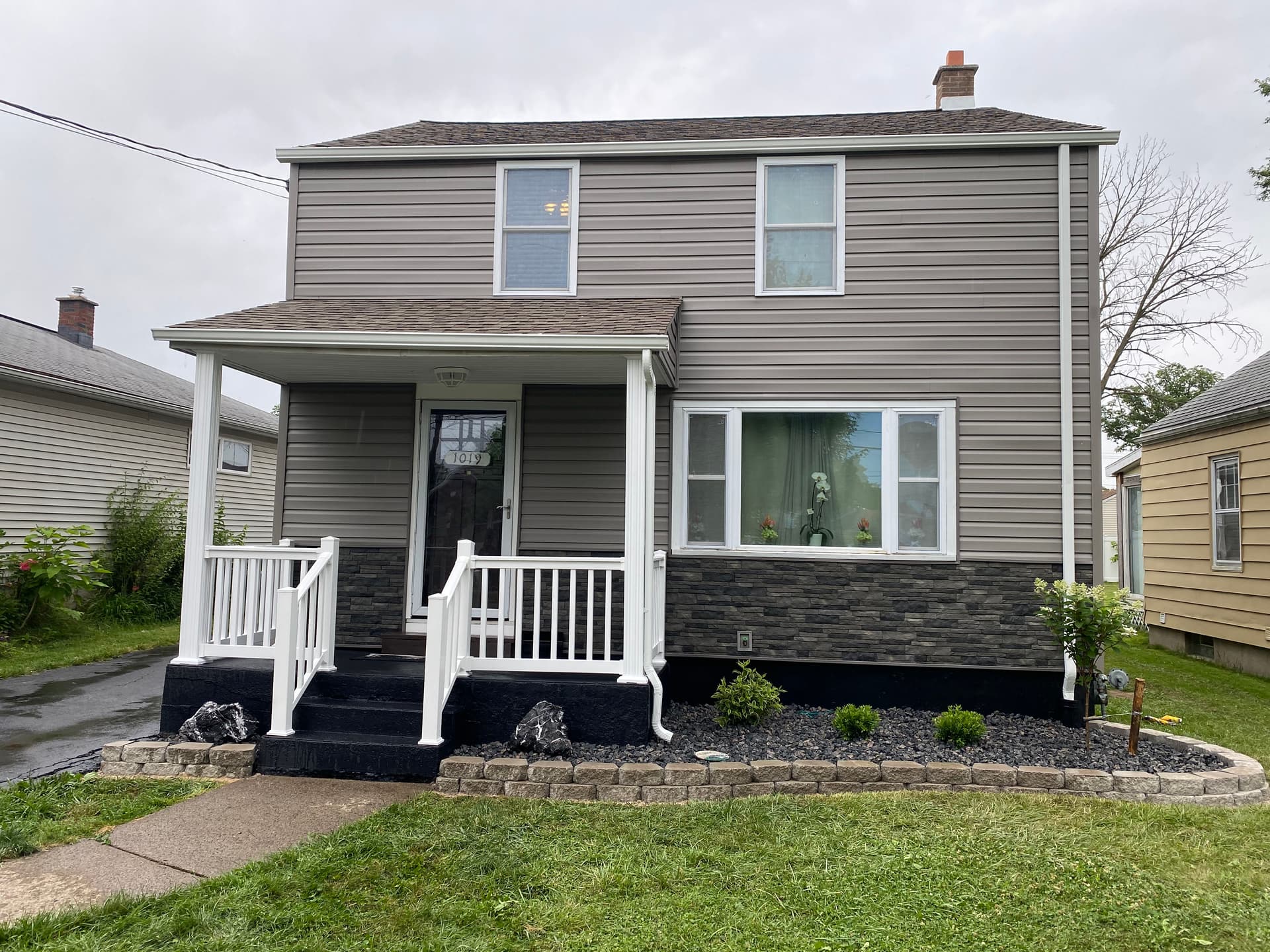 Gallery photos for Home Makeover with New Siding and Landscaping: Image #2