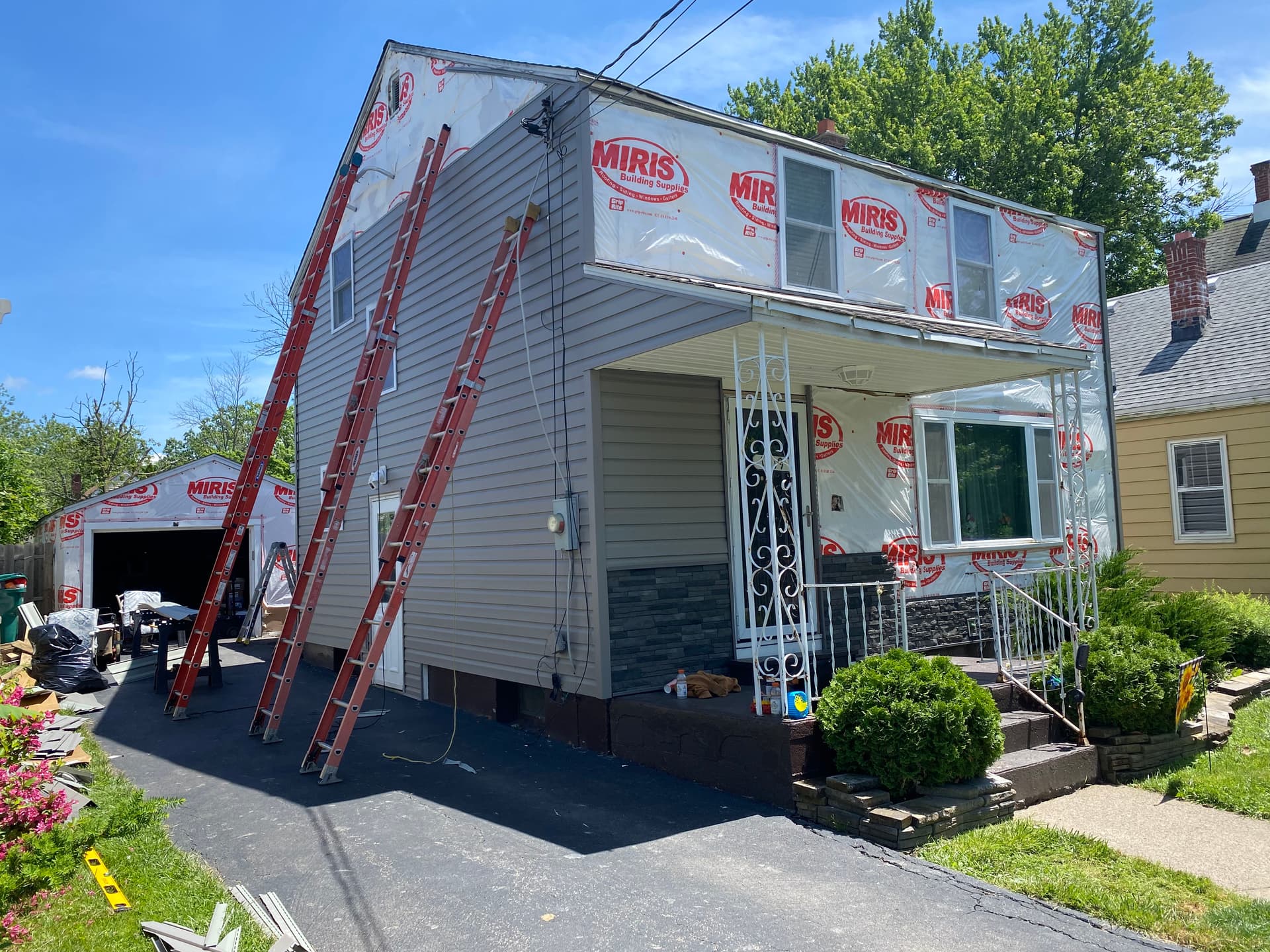 Gallery photos for Home Makeover with New Siding and Landscaping: Image #8